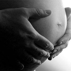 Image d'ostéopathie : accompagner la grossesse